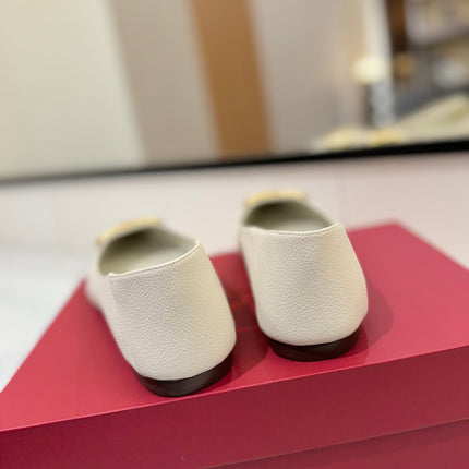 VALENTINO 26S BALLET FLATS IN WHITE GRAINED CALFSKIN WITH GOLD HARDWARE