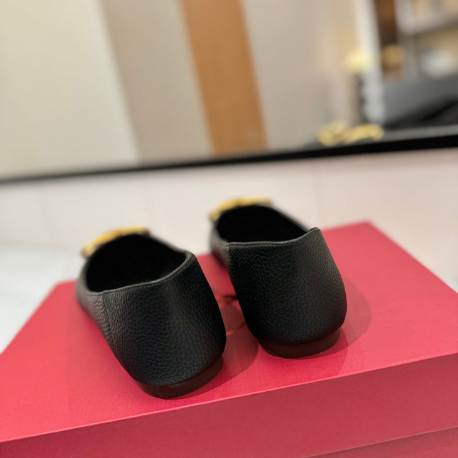 VALENTINO 26S BALLET FLATS IN BLACK GRAINED CALFSKIN WITH GOLD HARDWARE