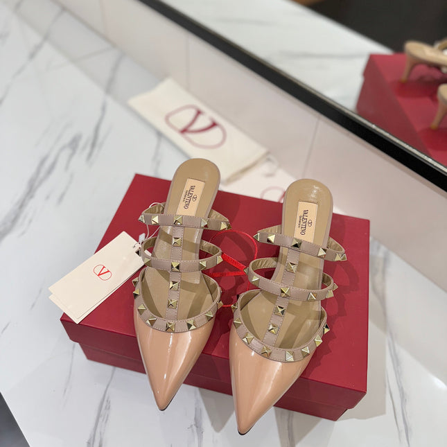 VALENTINO 26S STUDDED HEELED MULES 50 MM IN BEIGE PINK PATENT CALFSKIN