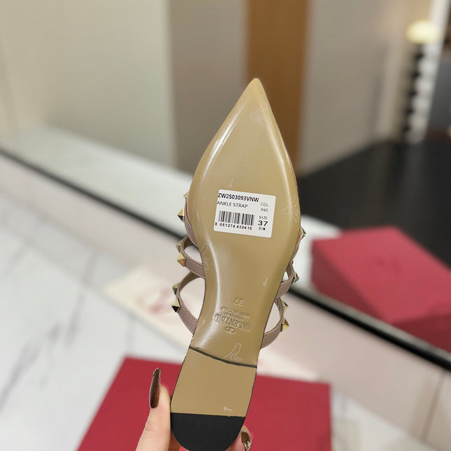 VALENTINO 26S STUDDED FLAT MULES IN BEIGE PINK PATENT CALFSKIN