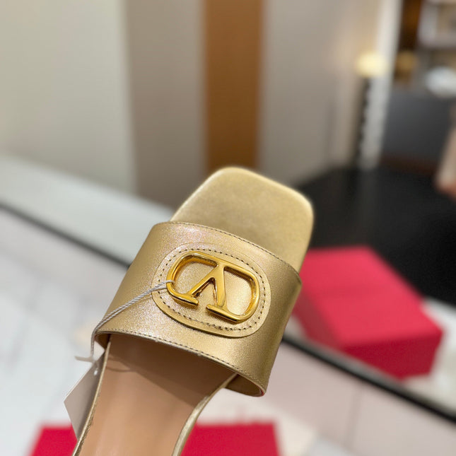 VALENTINO 26S SANDALS IN GOLD SMOOTH CALFSKIN WITH GOLD HARDWARE