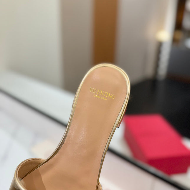 VALENTINO 26S SANDALS IN GOLD SMOOTH CALFSKIN WITH GOLD HARDWARE