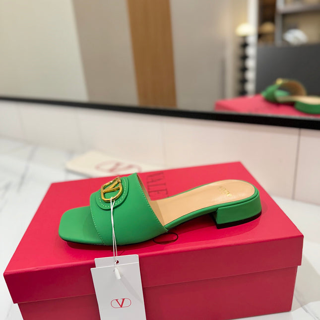 VALENTINO 26S SANDALS IN GREEN SMOOTH CALFSKIN WITH GOLD HARDWARE