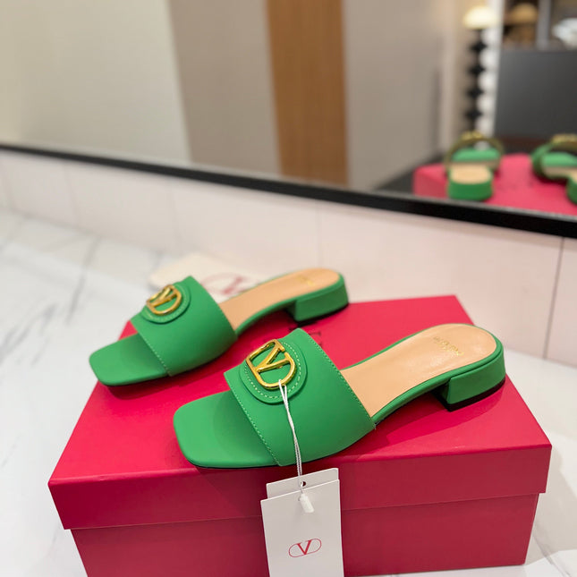 VALENTINO 26S SANDALS IN GREEN SMOOTH CALFSKIN WITH GOLD HARDWARE