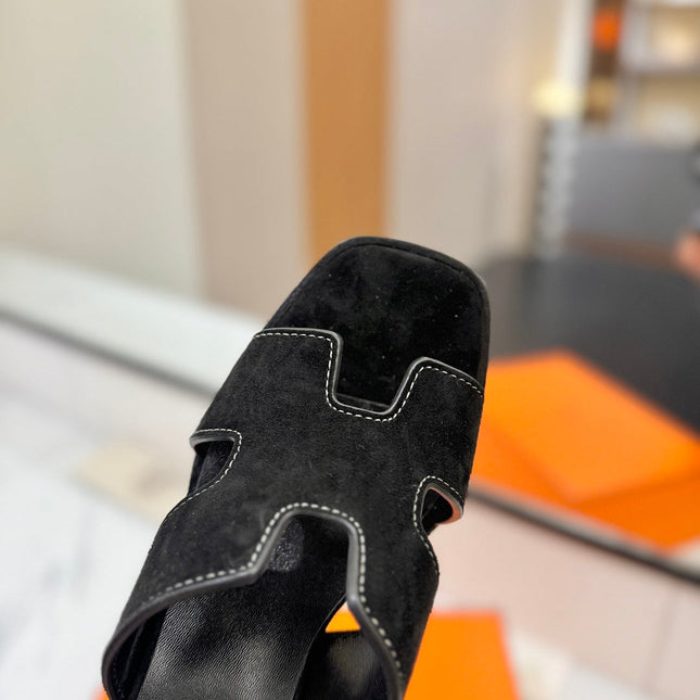 HM 26S HELIA SANDAL 70MM IN BLACK SUEDE