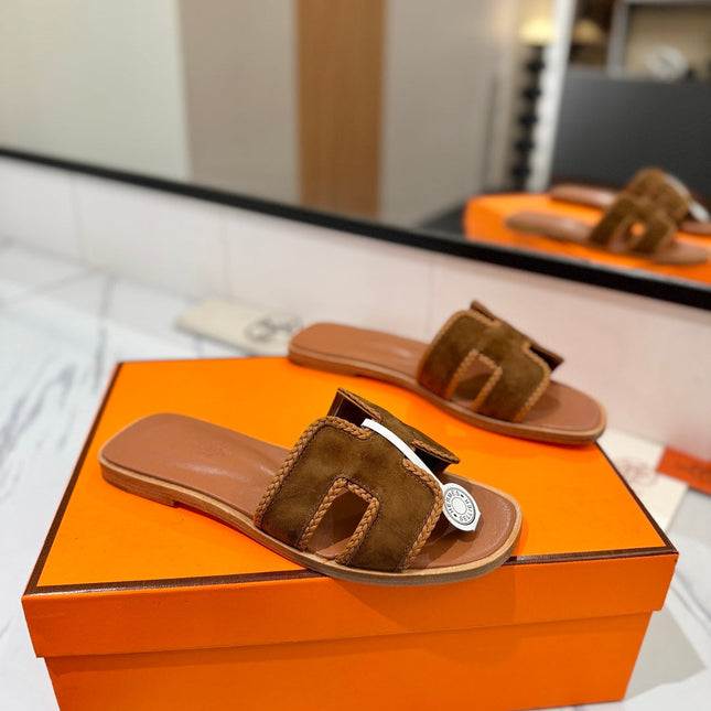 HM 26S ORAN SANDALS IN CARAMEL BROWN SUEDE WITH TAN BOWN BRAIDED TRIM