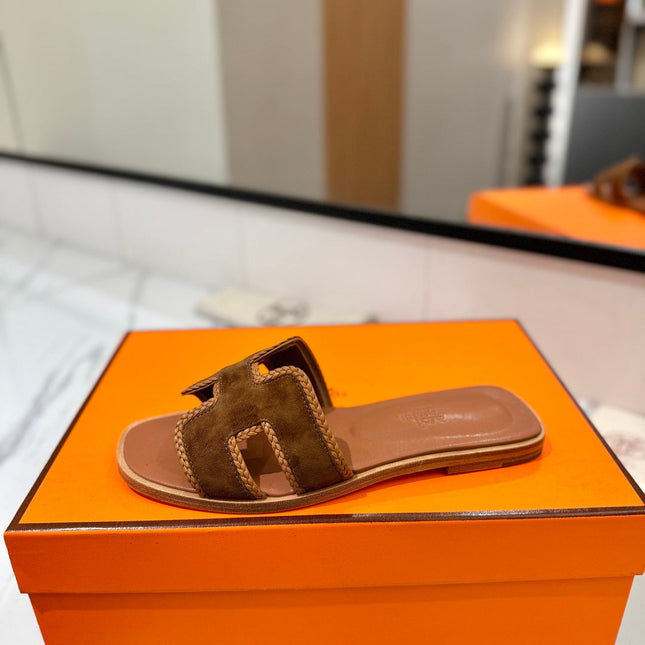 HM 26S ORAN SANDALS IN CARAMEL BROWN SUEDE WITH TAN BOWN BRAIDED TRIM