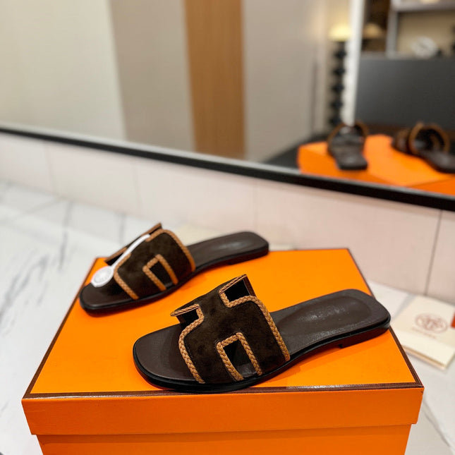 HM 26S ORAN SANDALS IN DARK BROWN SUEDE WITH TAN BOWN BRAIDED TRIM