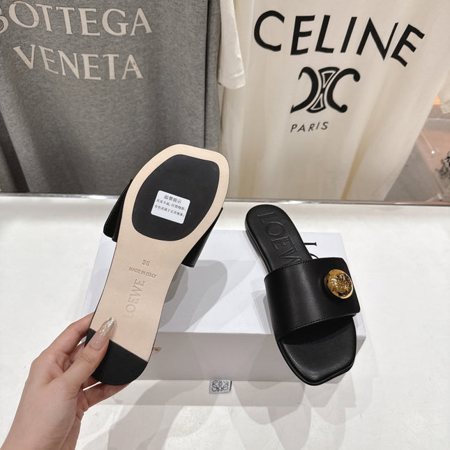 LOEWE 26S PEBBLE SLIDE IN BLACK CALFSKIN GOLD HARDWARE