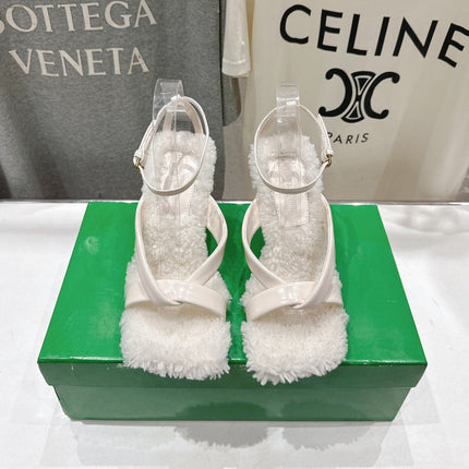 BOTTEGA VENETA 26S HIGH-HEEL SANDALS IN OFF WHITE LAMBSKIN AND SHEARLING