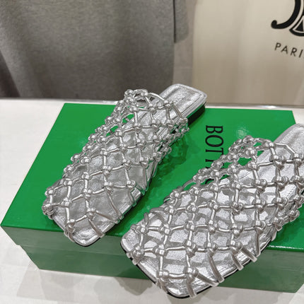 BOTTEGA VENETA 26S WOVEN MULES IN SILVER LAMBSKIN