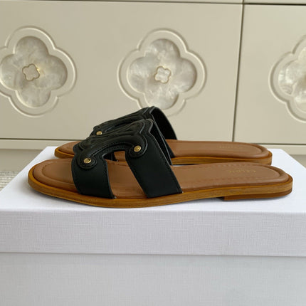 CELINE 26S TRIOMPHE SLIDE SANDALS IN BLACK CALFSKIN WITH TAN BROWN FOOTBED