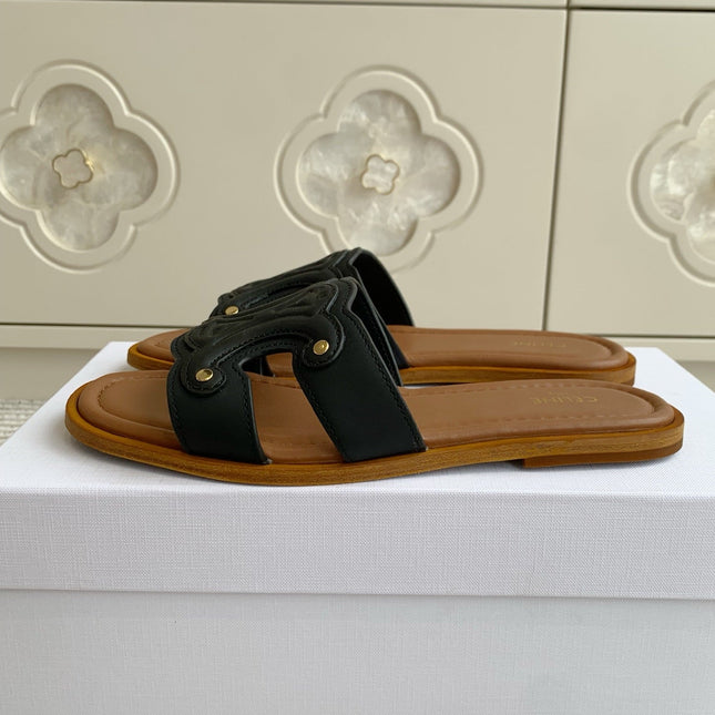 CELINE 26S TRIOMPHE SLIDE SANDALS IN BLACK CALFSKIN WITH TAN BROWN FOOTBED