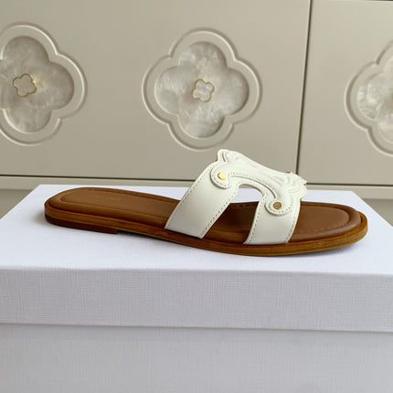 CELINE 26S TRIOMPHE SLIDE SANDALS IN IVORY WHITE CALFSKIN WITH TAN BROWN FOOTBED