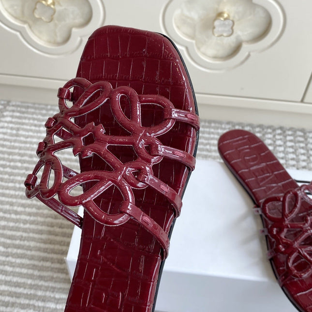 LOEWE 26S SLIDE SANDALS IN BURGUNDY RED CROC-EMBOSSED PATENT CALFSKIN