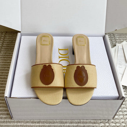 DIOR 26S D-BADGE SLIDE SANDALS IN BEIGE RAFFIA AND BROWN CALFSKIN