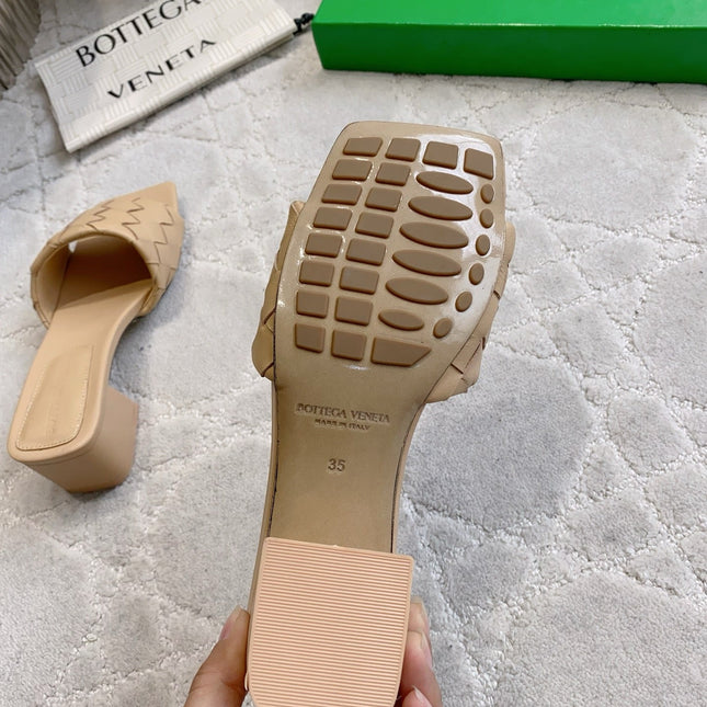BOTTEGA VENETA 26S SQUARE-TOE HIGH-HEEL SANDALS 50 MM IN BEIGE LAMBSKIN