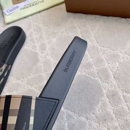 BURBERRY 26S CHECK PRINT RUBBER SLIDES IN BLACK BEIGE CALFSKIN