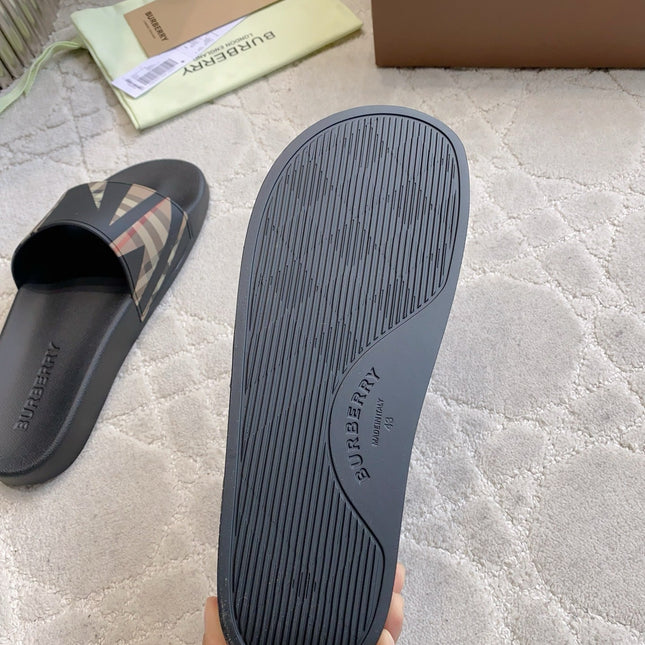 BURBERRY 26S CHECK PRINT RUBBER SLIDES IN BLACK BEIGE CALFSKIN