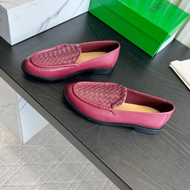 BOTTEGA VENETA 26S WOVEN LOAFERS IN DARK RED LAMBSKIN