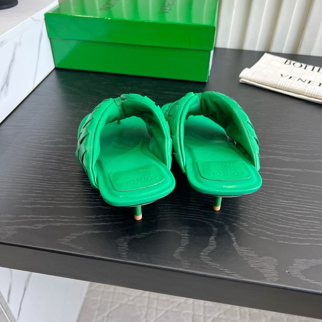 BOTTEGA VENETA 26S HIGH-HEEL THONG SANDALS 50 MM IN GREEN LAMBSKIN
