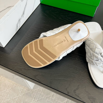 BOTTEGA VENETA 26S HIGH-HEEL THONG SANDALS 50 MM IN WHITE LAMBSKIN