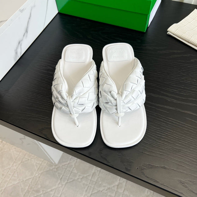 BOTTEGA VENETA 26S HIGH-HEEL THONG SANDALS 50 MM IN WHITE LAMBSKIN