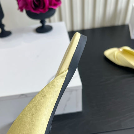 LOEWE 26S SANDALS IN LIGHT YELLOW LAMBSKIN