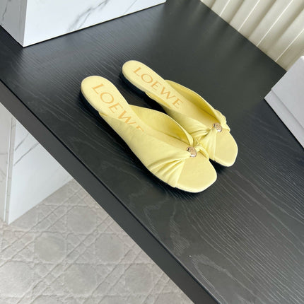 LOEWE 26S SANDALS IN LIGHT YELLOW LAMBSKIN