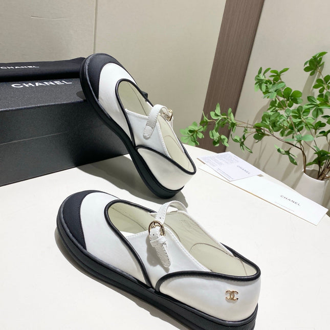 CHANEL 26S MARY JANE FLAT IN BLACK MIX WHITE FABRIC AND LAMBSKIN