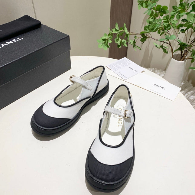 CHANEL 26S MARY JANE FLAT IN BLACK MIX WHITE FABRIC AND LAMBSKIN
