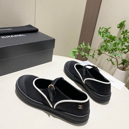CHANEL 26S MARY JANE FLAT IN BLACK FABRIC AND LAMBSKIN