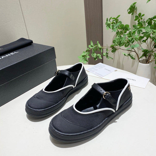CHANEL 26S MARY JANE FLAT IN BLACK FABRIC AND LAMBSKIN