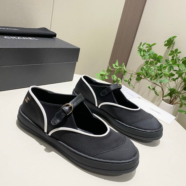 CHANEL 26S MARY JANE FLAT IN BLACK FABRIC AND LAMBSKIN