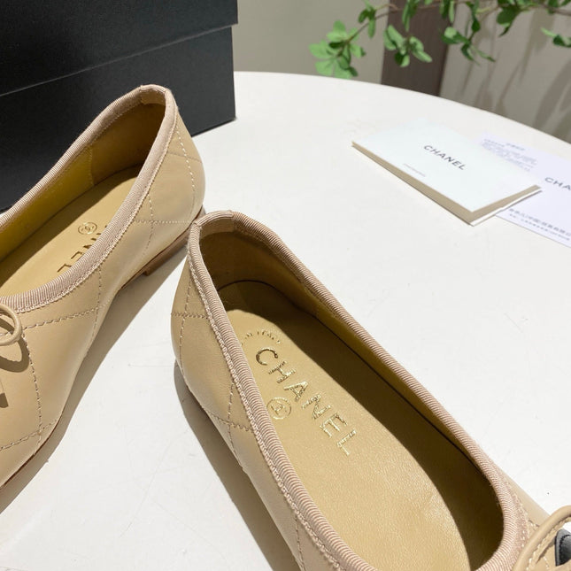 CHANEL 26S FLATS IN BEIGE LAMBSKIN WITH BOW
