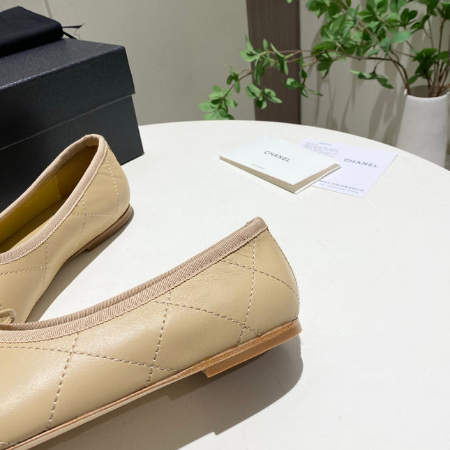 CHANEL 26S FLATS IN BEIGE LAMBSKIN WITH BOW