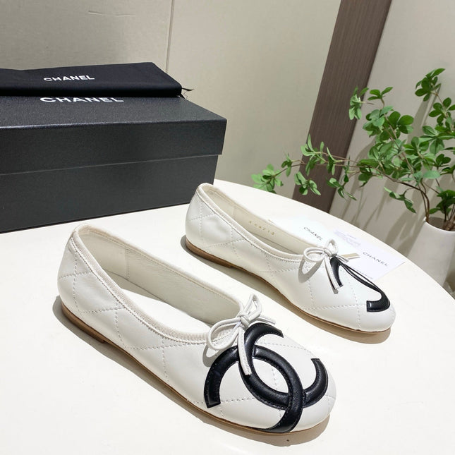 CHANEL 26S FLATS IN WHITE LAMBSKIN WITH BOW