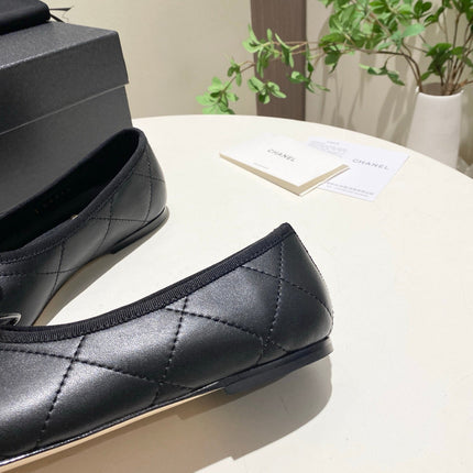 CHANEL 26S FLATS IN BLACK LAMBSKIN WITH BOW
