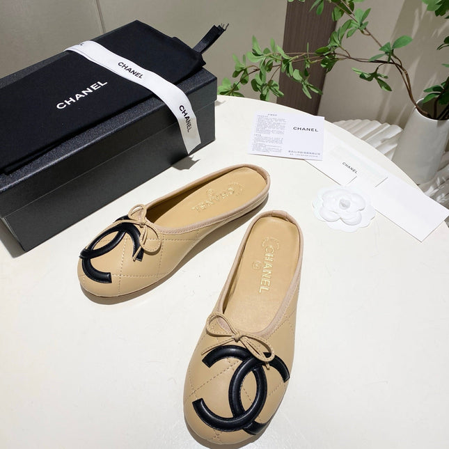 CHANEL 26S FLAT MULES IN BEIGE LAMBSKIN