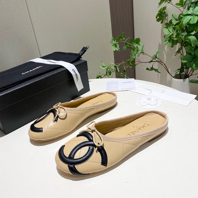 CHANEL 26S FLAT MULES IN BEIGE LAMBSKIN