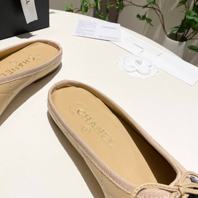 CHANEL 26S FLAT MULES IN BEIGE LAMBSKIN