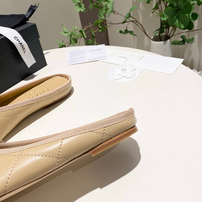 CHANEL 26S FLAT MULES IN BEIGE LAMBSKIN