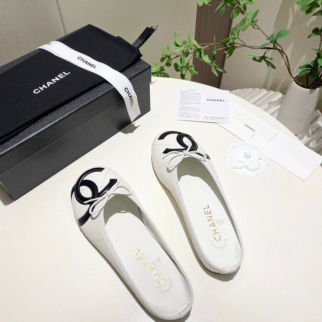 CHANEL 26S FLAT MULES IN WHITE LAMBSKIN