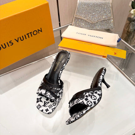 LV 26S HIGH-HEELED MULES 55 MM IN WHITE AND BLACK MONOGRAM CANVAS STYLE 2