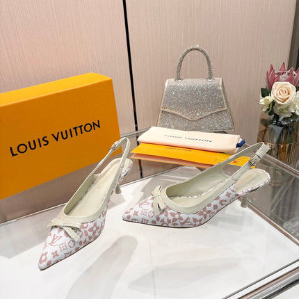 LV 26S BOW-DETAIL SLINGBACK PUMPS 55 MM IN WHITE AND MUTED ROSE PINK MONOGRAM CANVAS