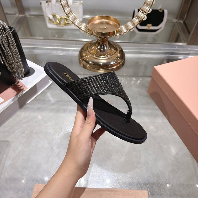 MIUMIU 26S THONG SANDALS IN BLACK RAFFIA CALFSKIN EMBOSSED LOGO