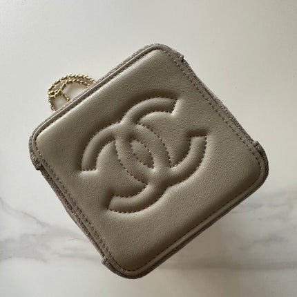CHANEL 26S MINI BUCKET BAG 18 IN GREY QUILTED SUEDE GOLD HARDWARE