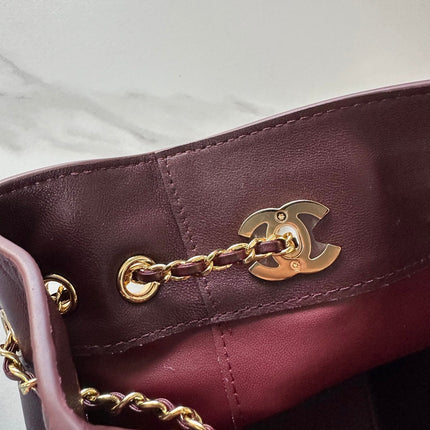 CHANEL 26S MINI BUCKET BAG 18 IN BURGUNDY RED QUILTED CALFSKIN GOLD HARDWARE