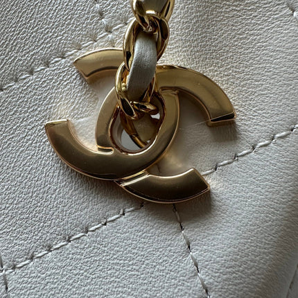 CHANEL 26S MINI BUCKET BAG 18 IN IVORY WHITE QUILTED CALFSKIN GOLD HARDWARE