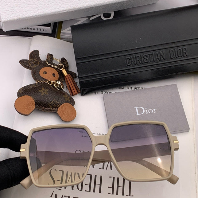 MONTAIGNE SQUARE SUNGLASS CD4780 IN ACETATE
